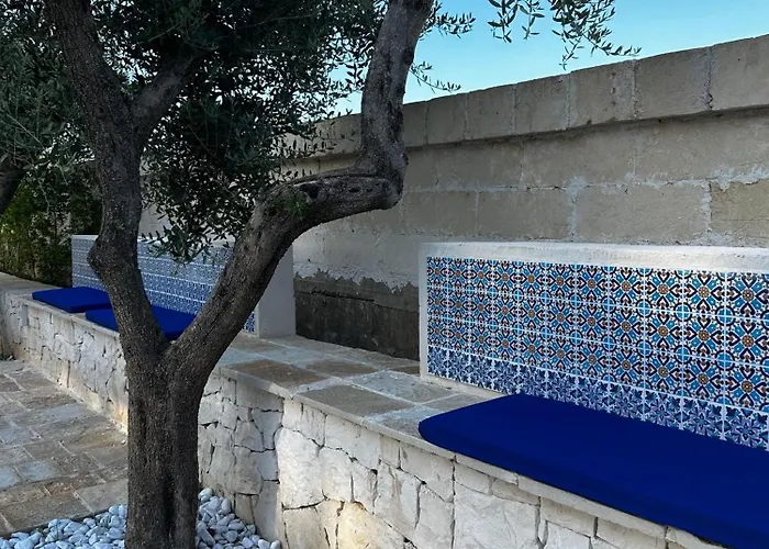 Monti فرانكافيلا فونتانا